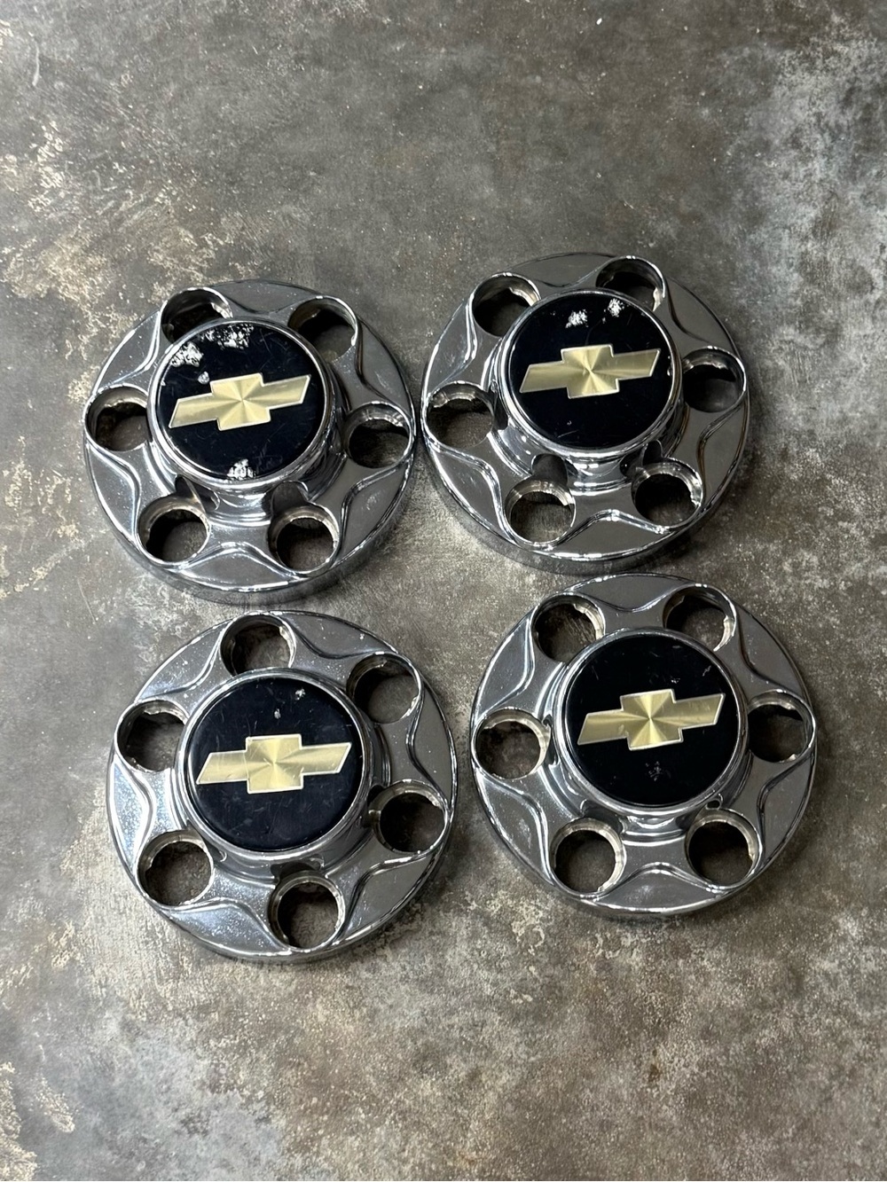 OEM Chevy 46282 6 Lug Chrome Wheel Center Caps Set of 4 K1500 Silverado